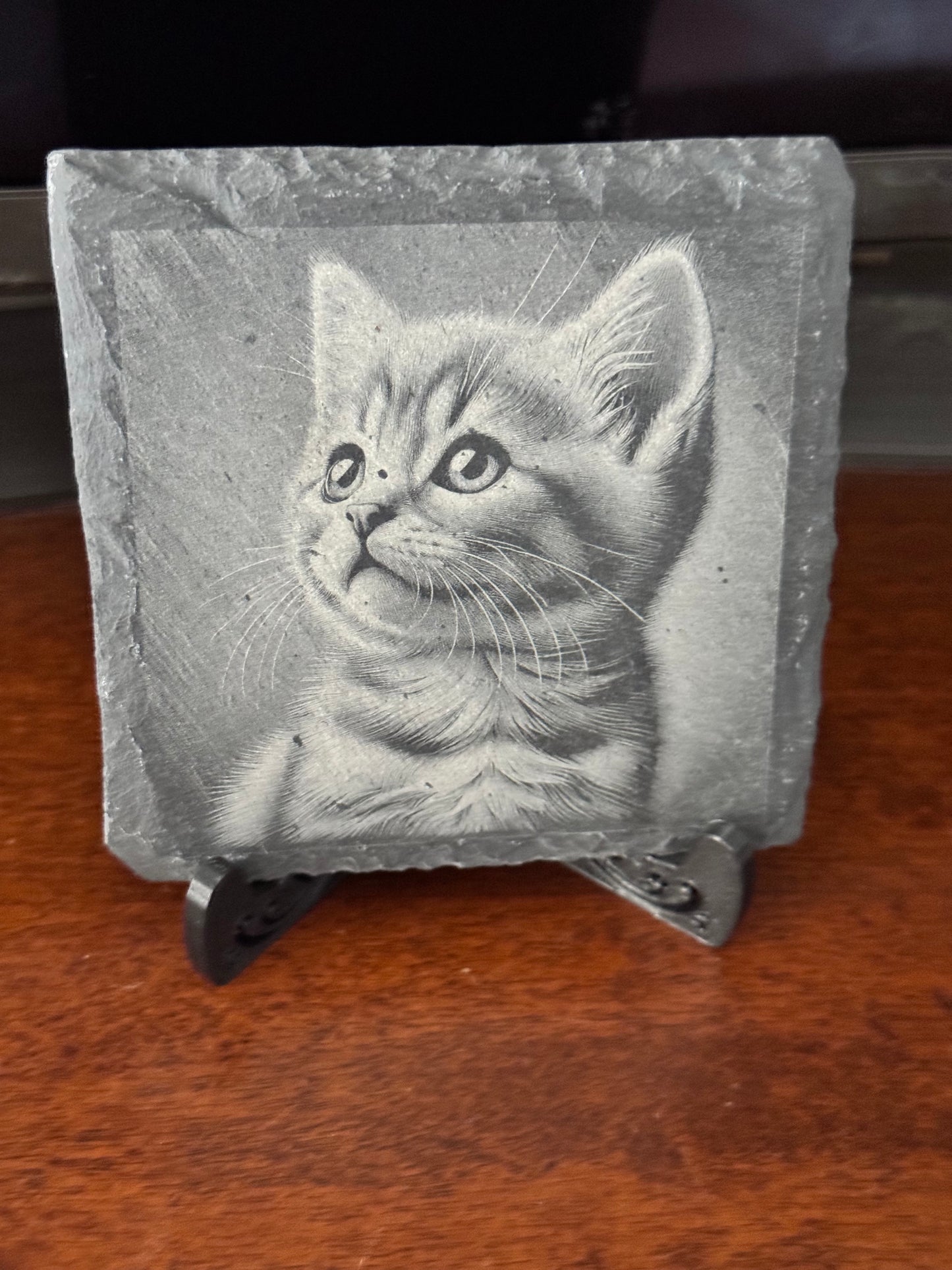 Sottobicchiere in Ardesia con Immagine di un Gatto Incisa tramite Laser