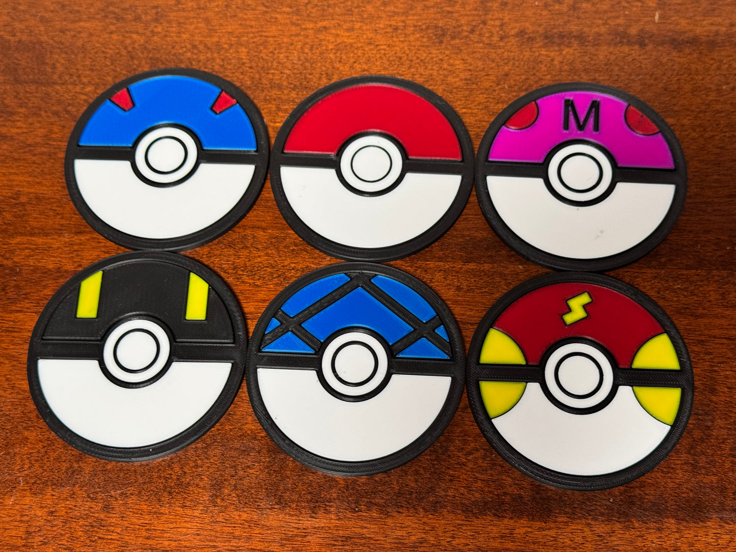 Set 6 sottobicchieri pokemon , pokeball