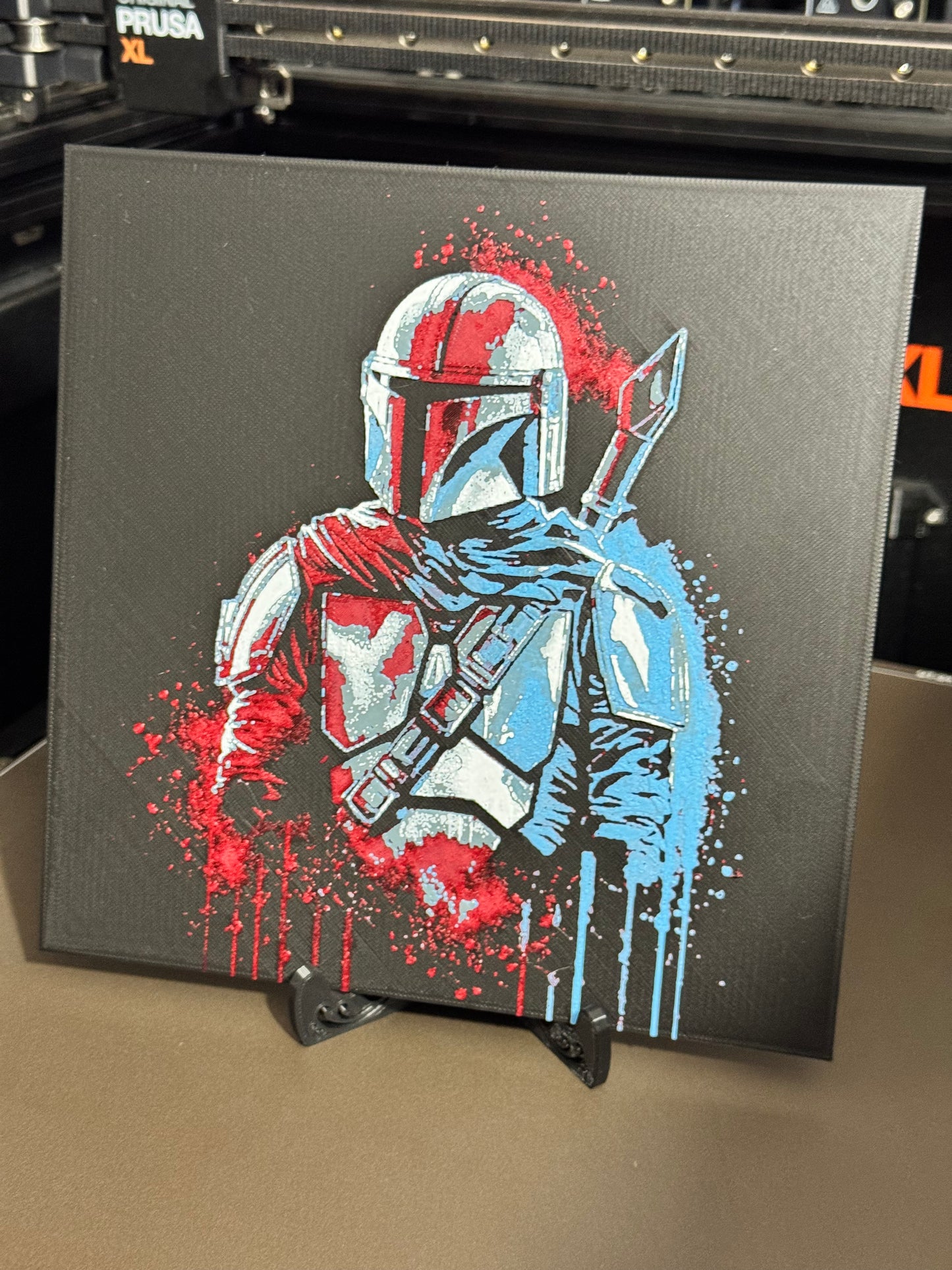 "The Mandalorian" Quadro 3D Stampato - Rosso e Blu - Arte Unica Realizzata con HueForge