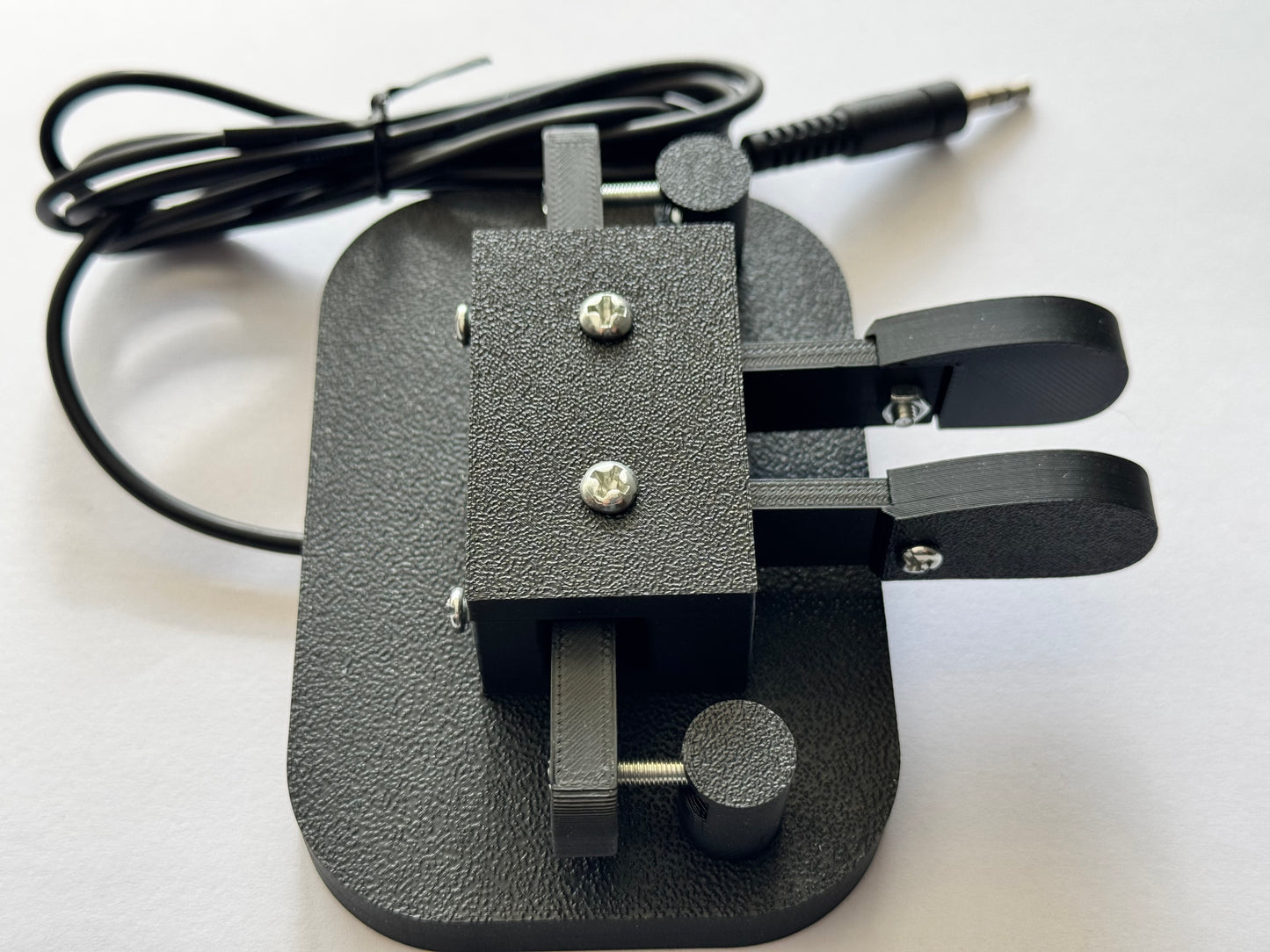 Iambic paddle keyer per Codice Morse (CW)