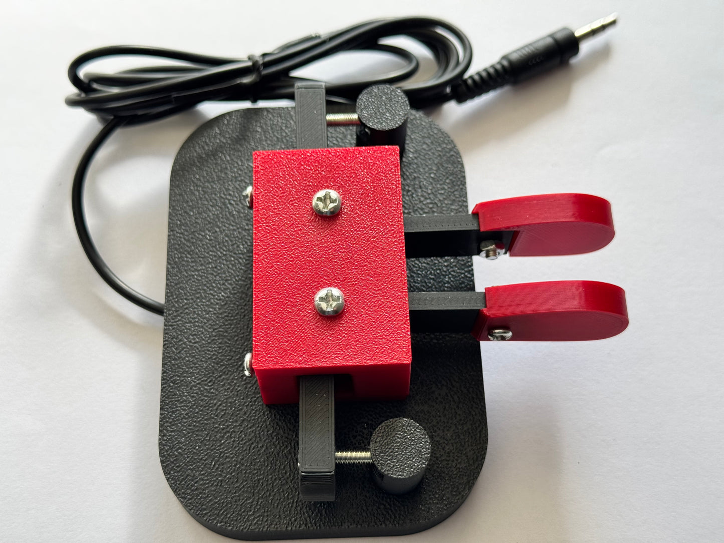 Iambic paddle keyer per Codice Morse (CW)