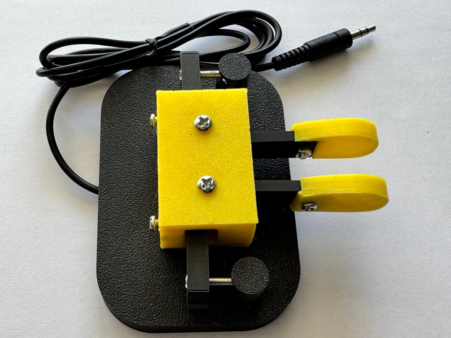 Iambic paddle keyer per Codice Morse (CW)