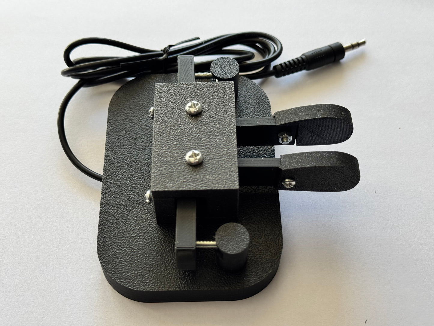 Iambic paddle keyer per Codice Morse (CW)