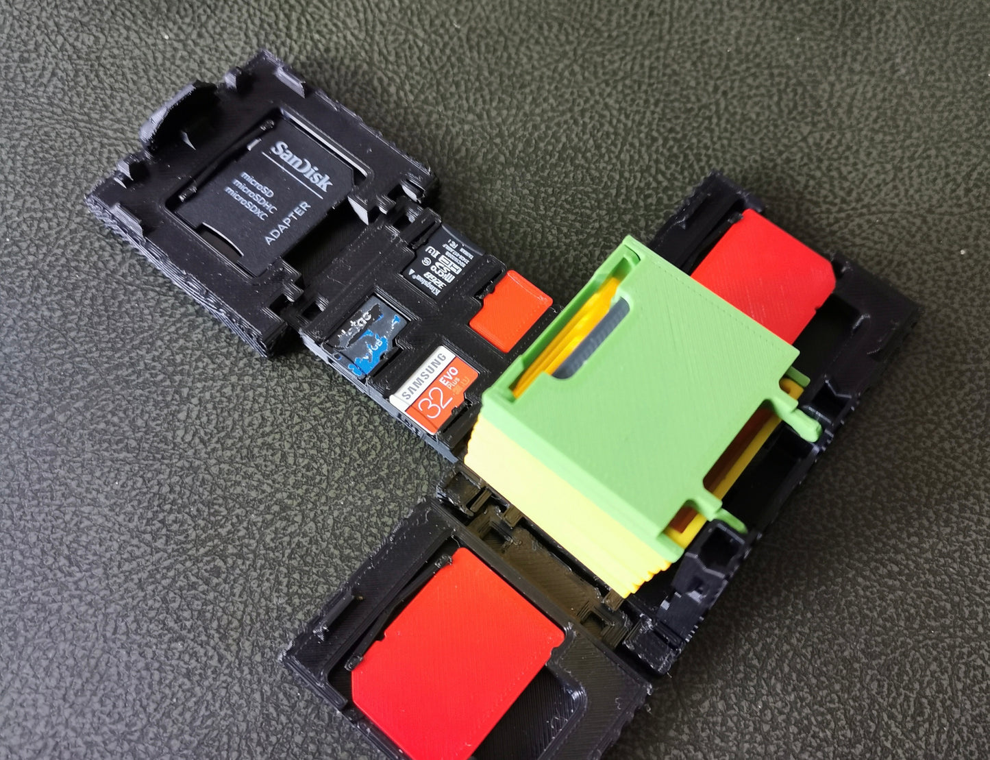 SD & MicroSD Cube – Il Cubo da 5 cm per la tua memoria digitale