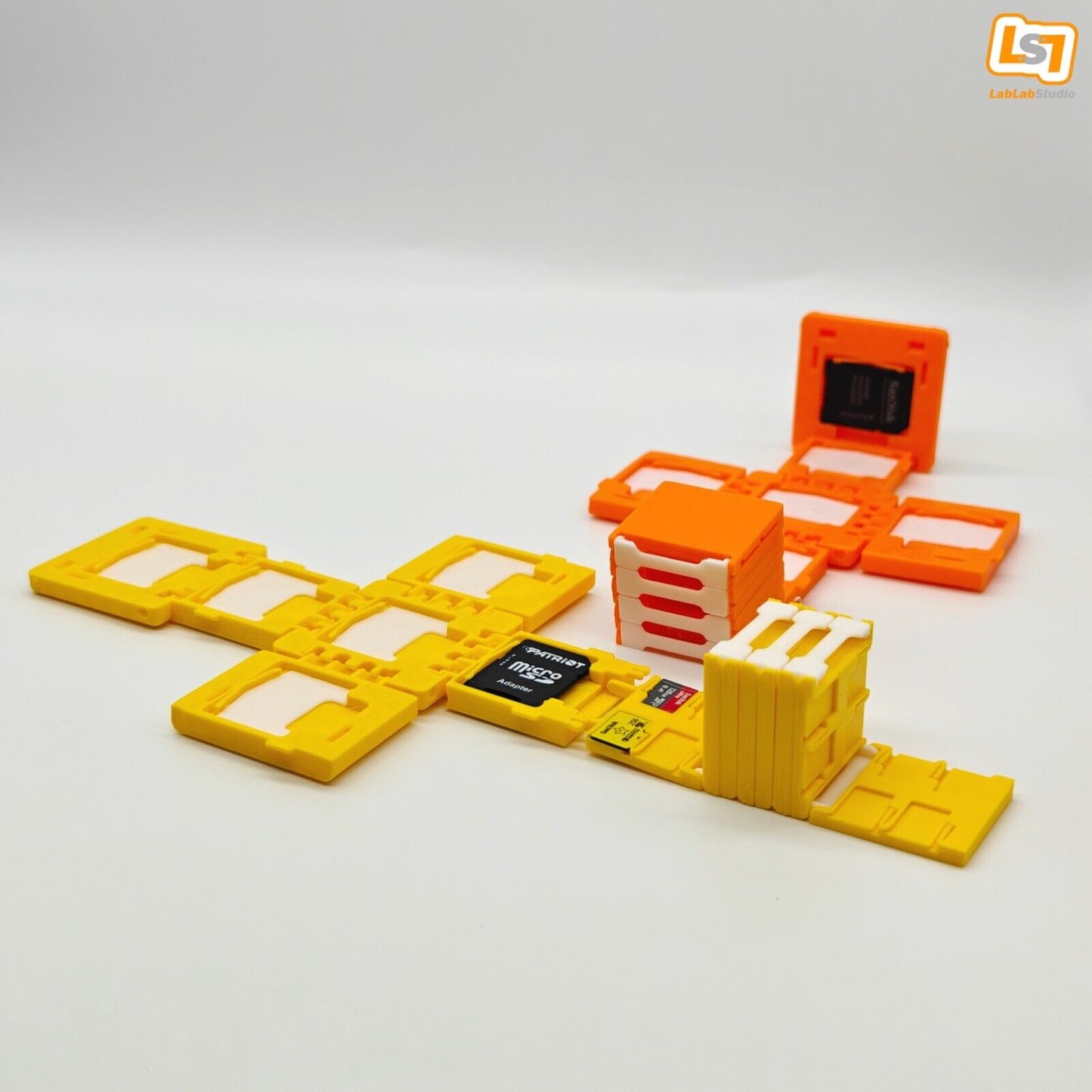 The Cube – Porta SD & MicroSD ispirato ai Blocchi "?" e "!" dei Videogiochi